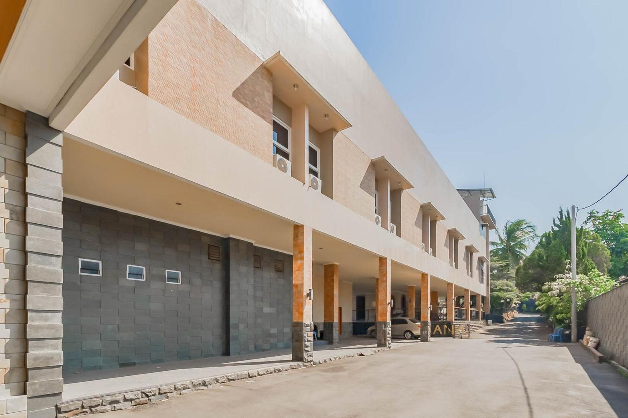 Reddoorz Resort Premium @ Sangkan Hurip Kuningan Exterior photo