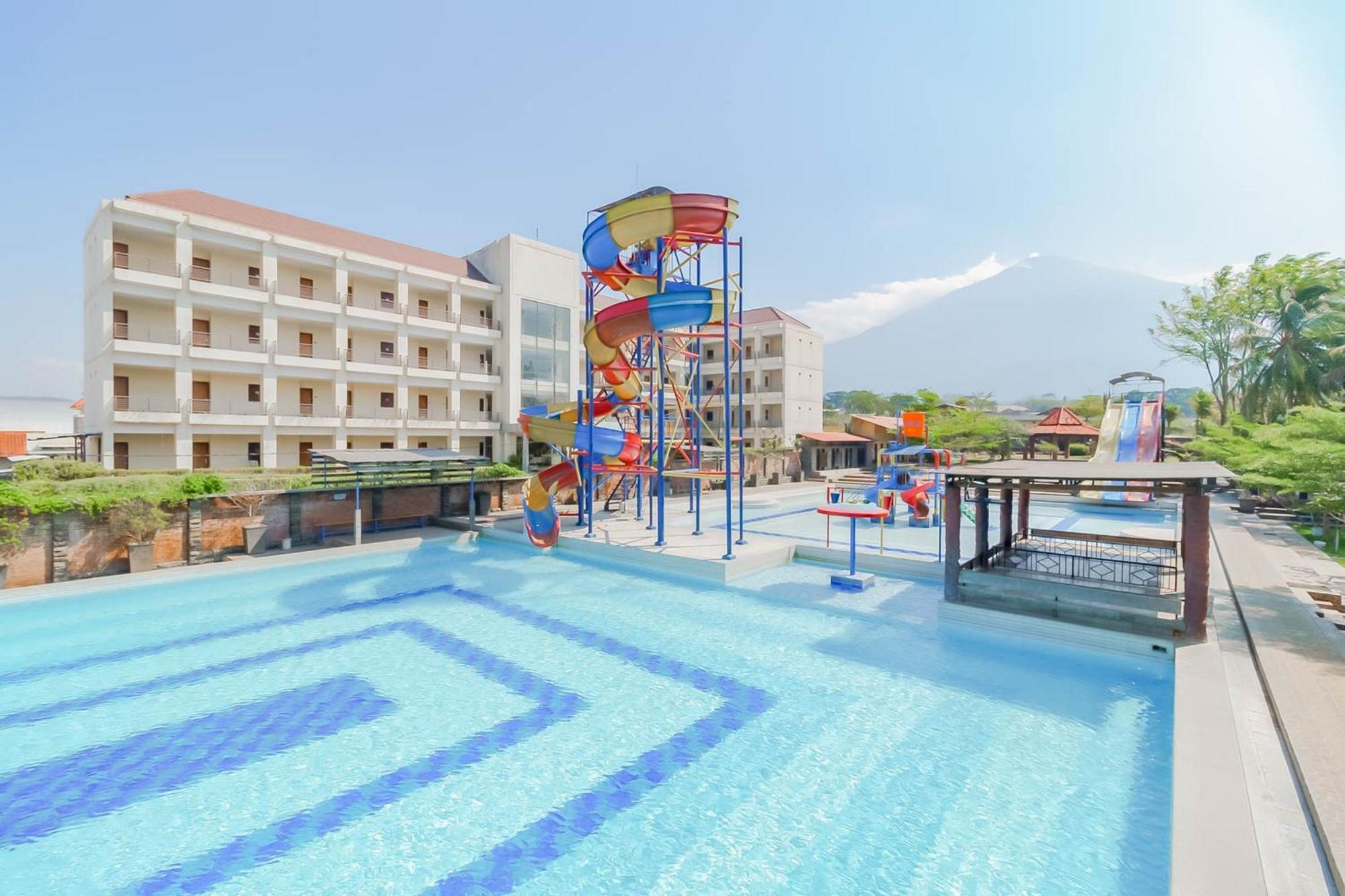 Reddoorz Resort Premium @ Sangkan Hurip Kuningan Exterior photo