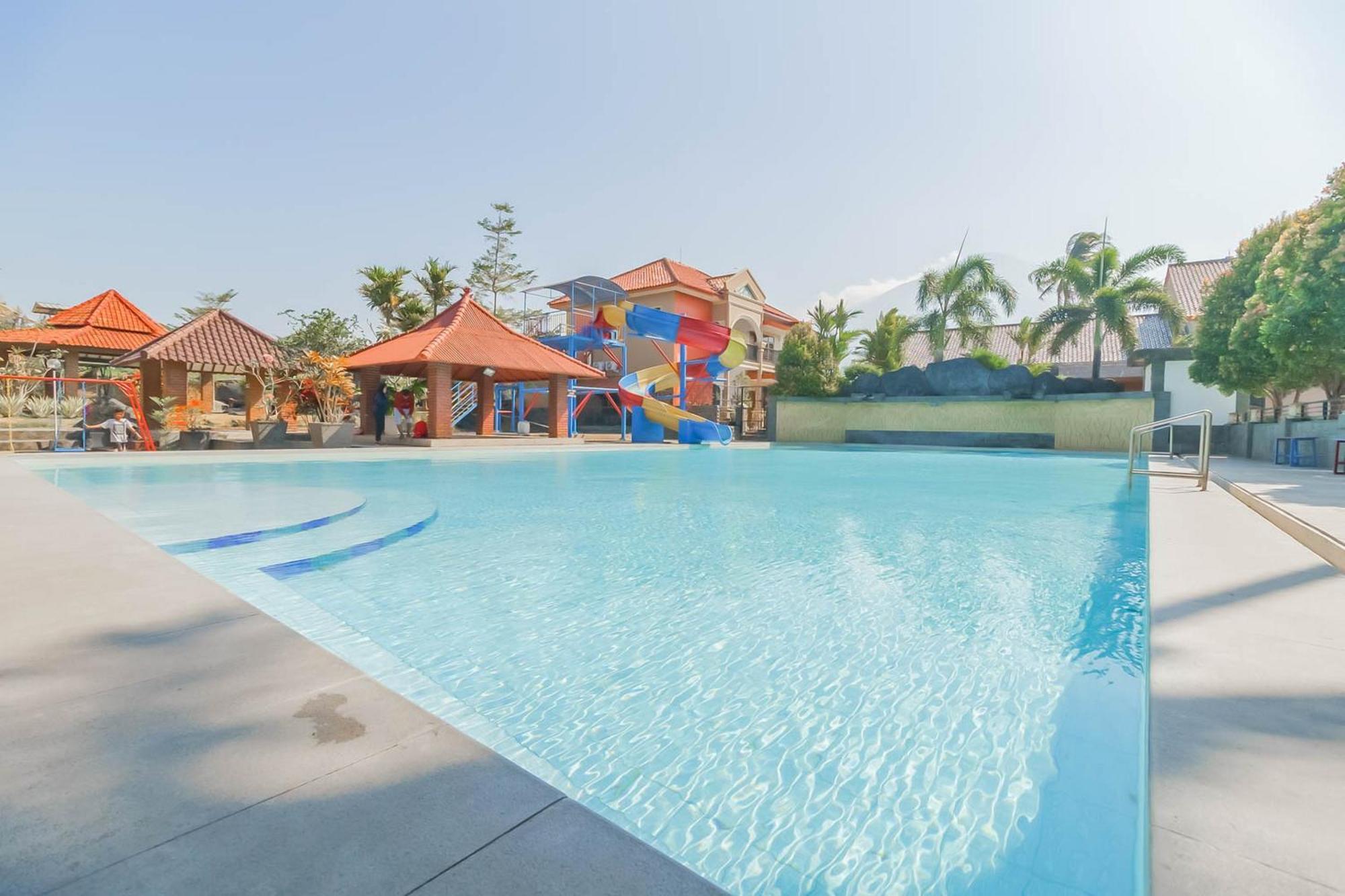 Reddoorz Resort Premium @ Sangkan Hurip Kuningan Exterior photo