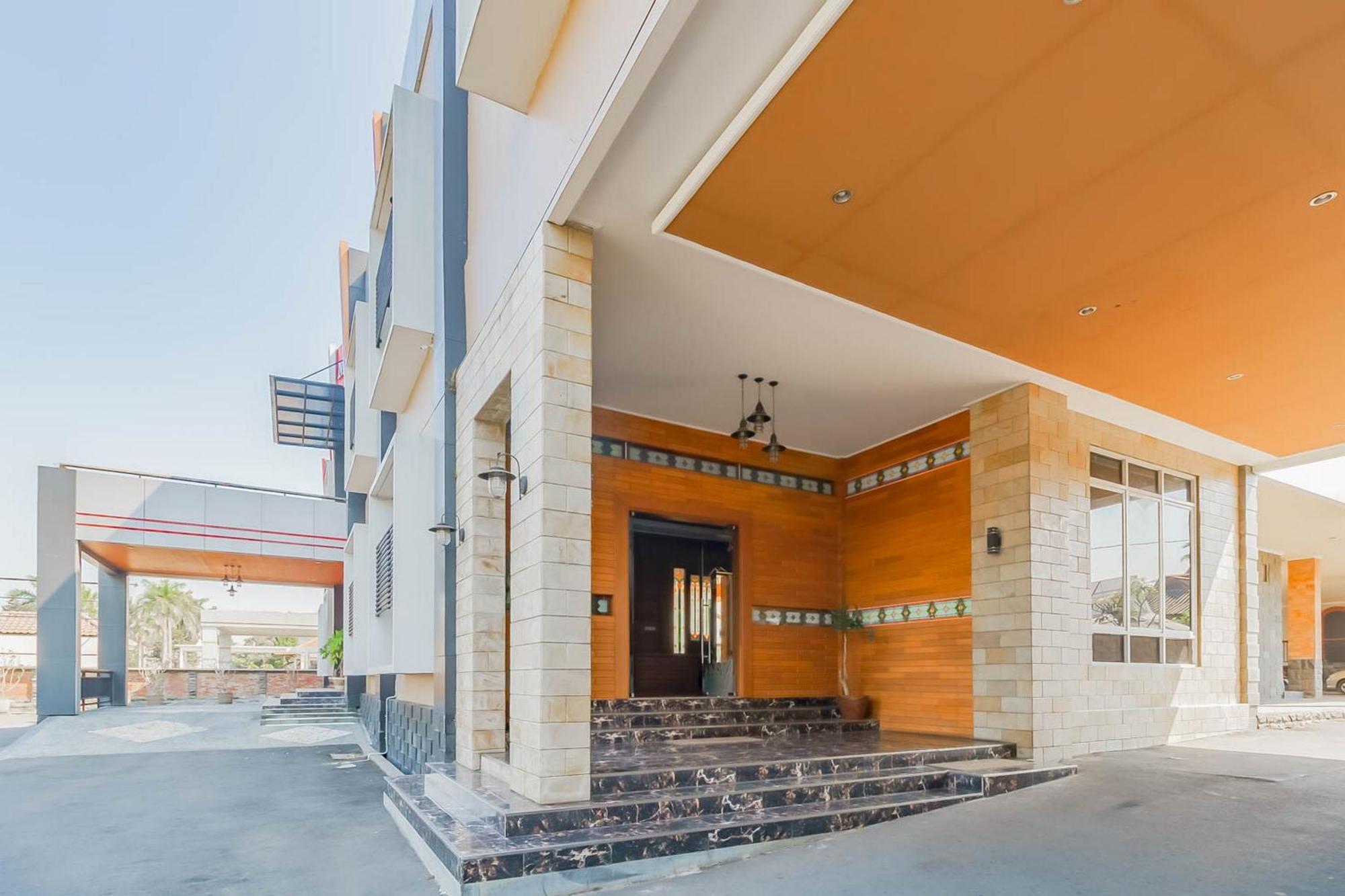 Reddoorz Resort Premium @ Sangkan Hurip Kuningan Exterior photo
