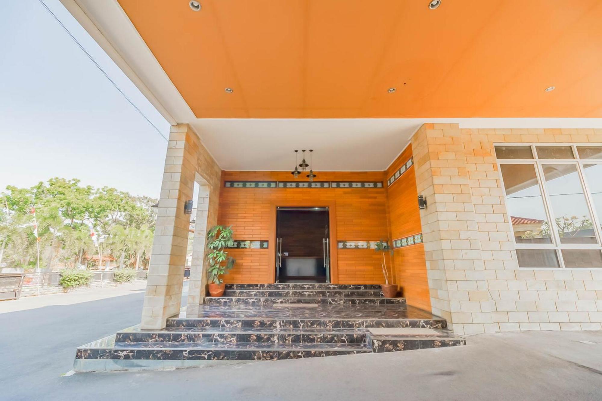Reddoorz Resort Premium @ Sangkan Hurip Kuningan Exterior photo