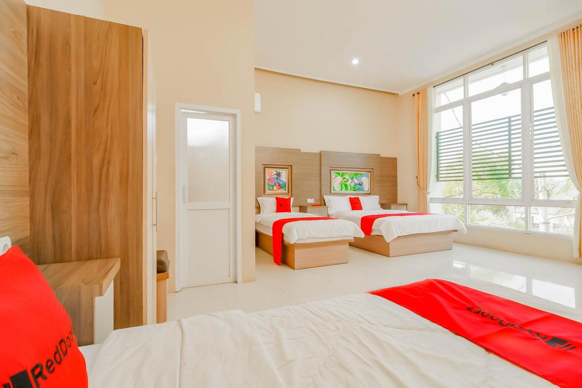 Reddoorz Resort Premium @ Sangkan Hurip Kuningan Exterior photo