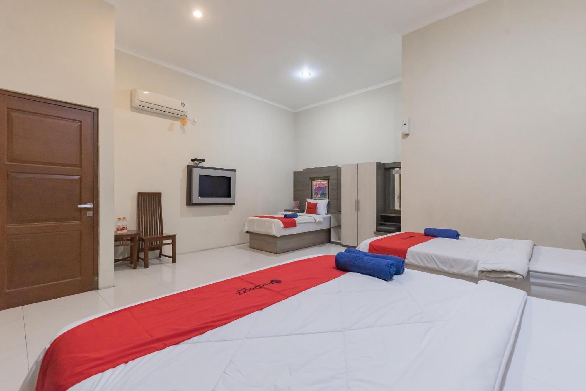 Reddoorz Resort Premium @ Sangkan Hurip Kuningan Exterior photo