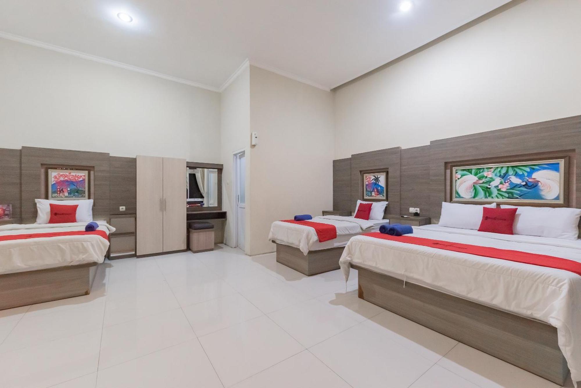 Reddoorz Resort Premium @ Sangkan Hurip Kuningan Exterior photo