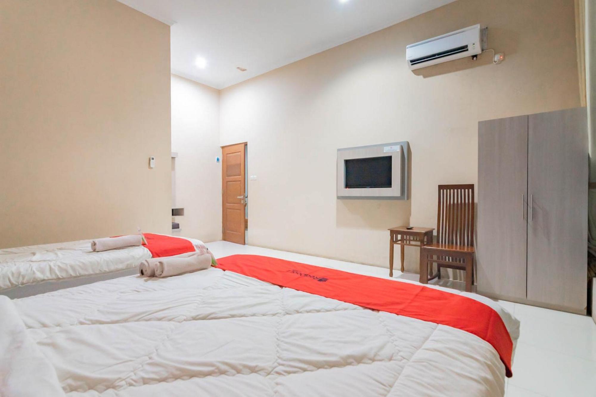 Reddoorz Resort Premium @ Sangkan Hurip Kuningan Exterior photo