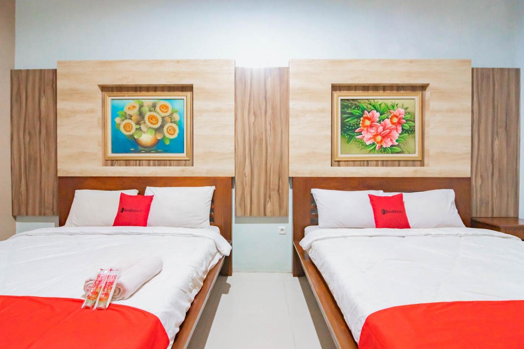Reddoorz Resort Premium @ Sangkan Hurip Kuningan Exterior photo
