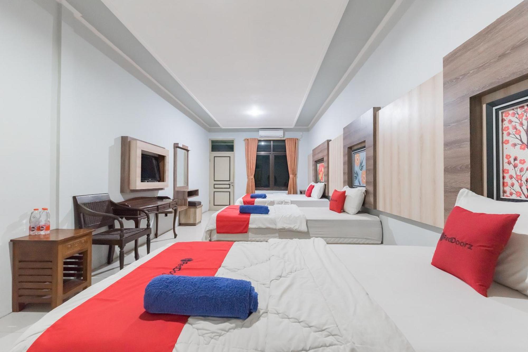 Reddoorz Resort Premium @ Sangkan Hurip Kuningan Exterior photo