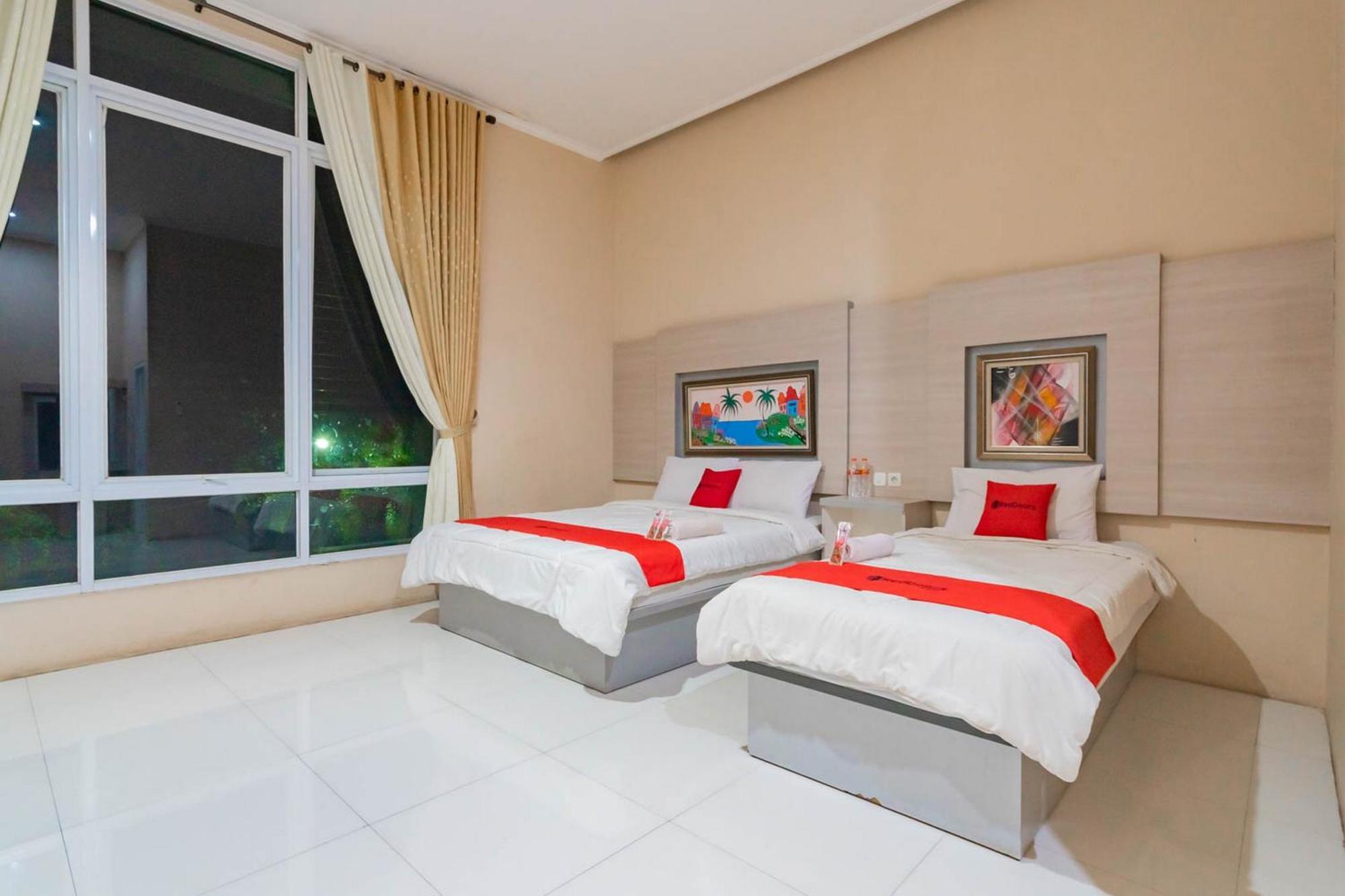 Reddoorz Resort Premium @ Sangkan Hurip Kuningan Exterior photo