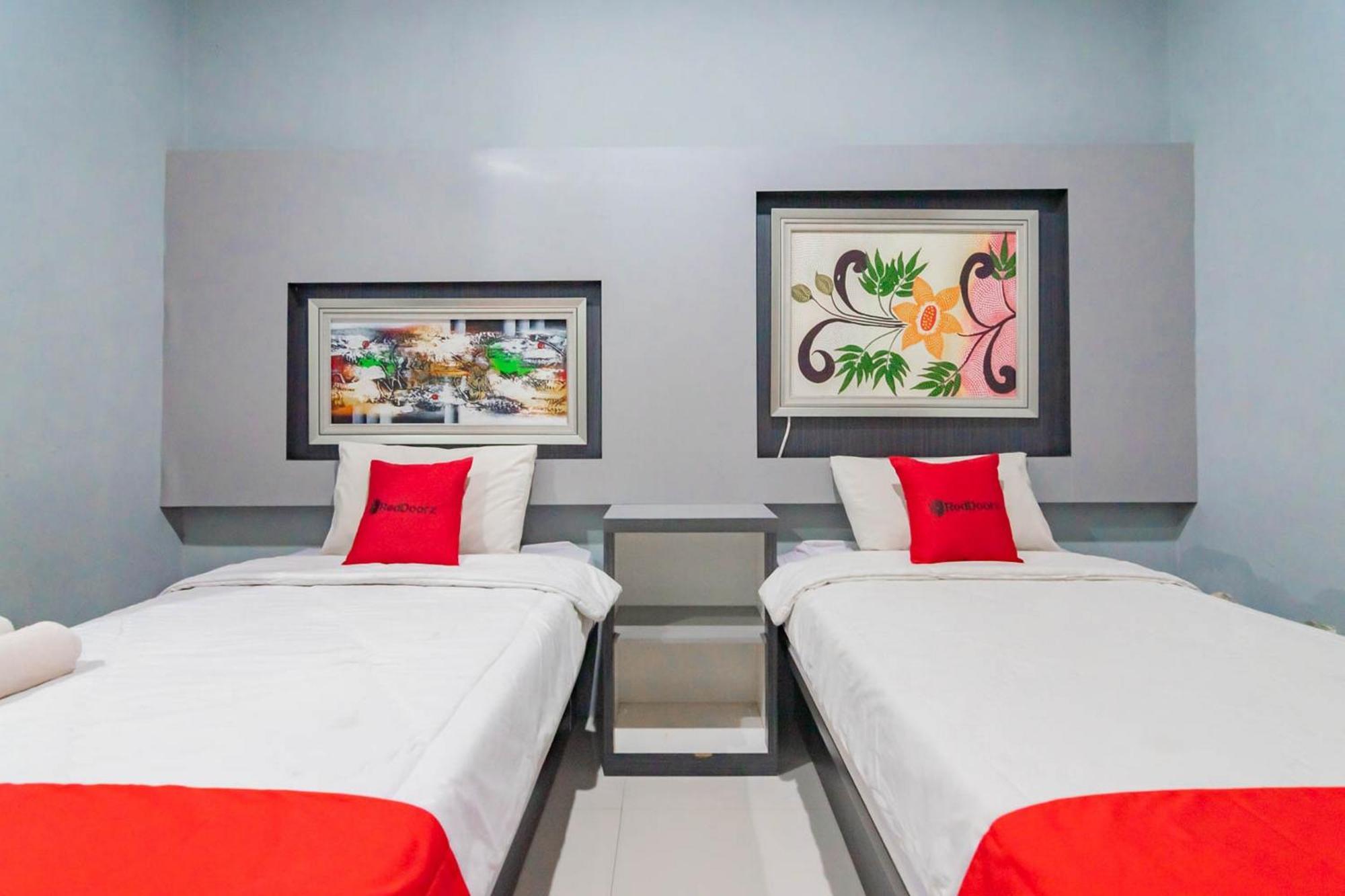 Reddoorz Resort Premium @ Sangkan Hurip Kuningan Exterior photo