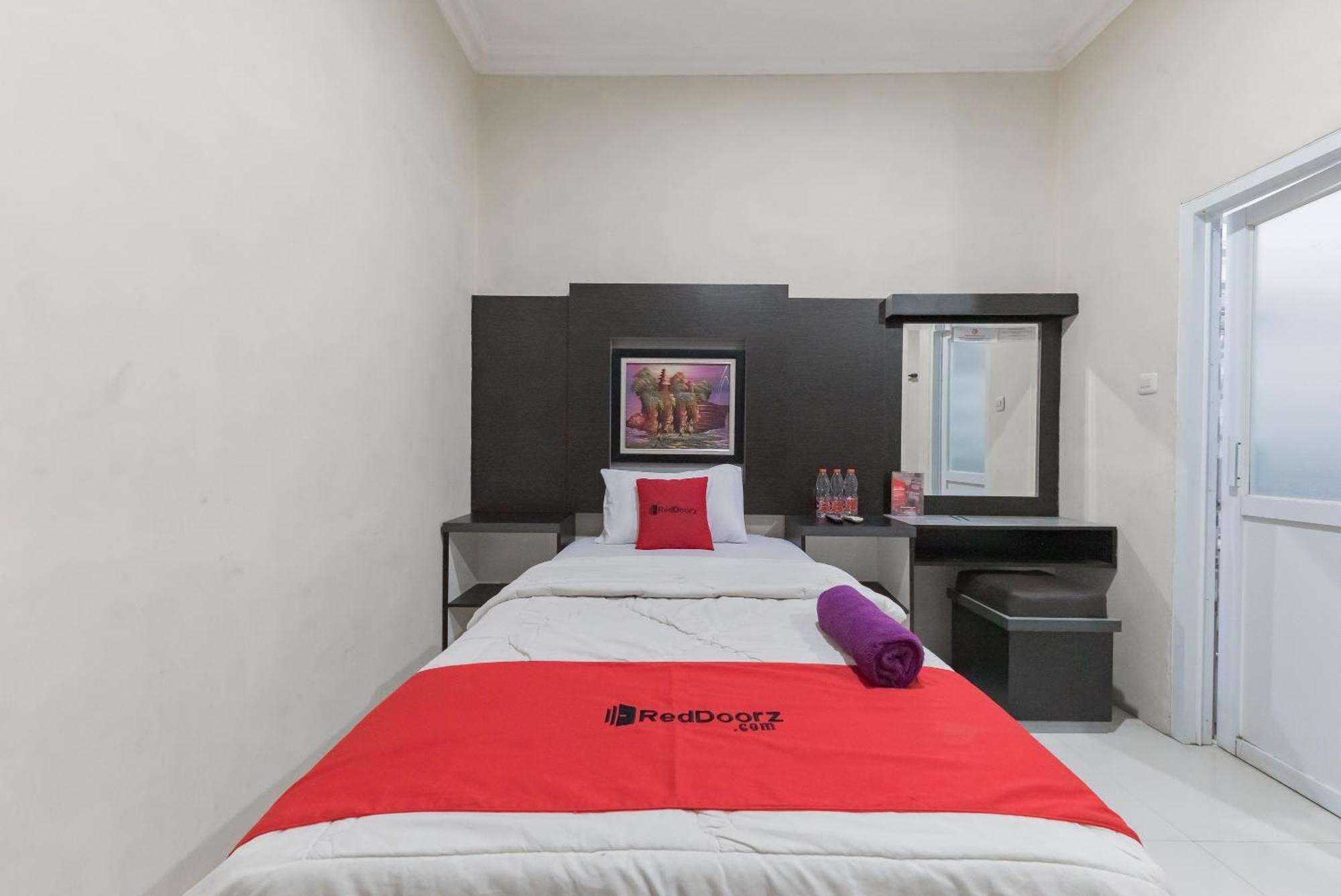 Reddoorz Resort Premium @ Sangkan Hurip Kuningan Exterior photo