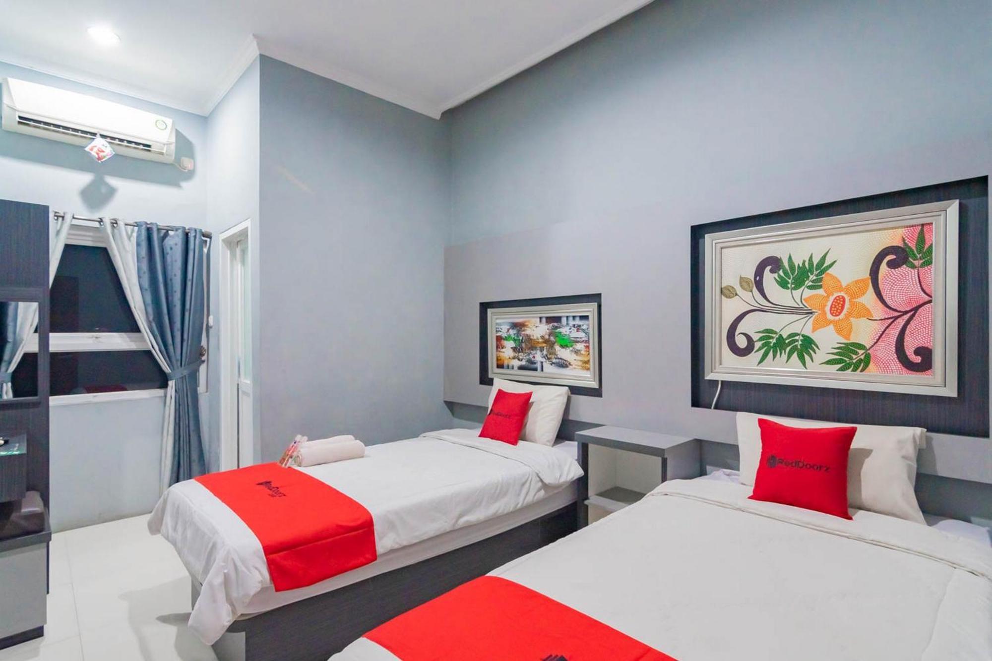 Reddoorz Resort Premium @ Sangkan Hurip Kuningan Exterior photo